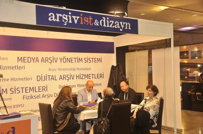 Vue d’ensemble du stand d’Arşivist & Dizayn au salon Heritage Istanbul 2023